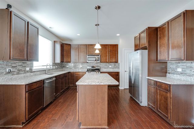 51026 Upland View Street, Canton Charter Township, MI 48188