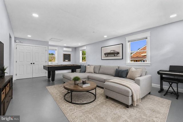 113 CHURCH ST, Seven Valleys, PA 17360