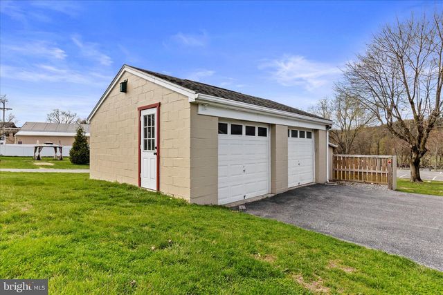 113 CHURCH ST, Seven Valleys, PA 17360