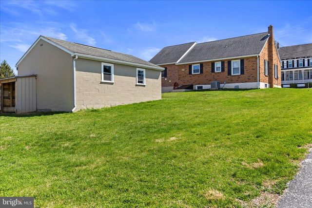 113 CHURCH ST, Seven Valleys, PA 17360