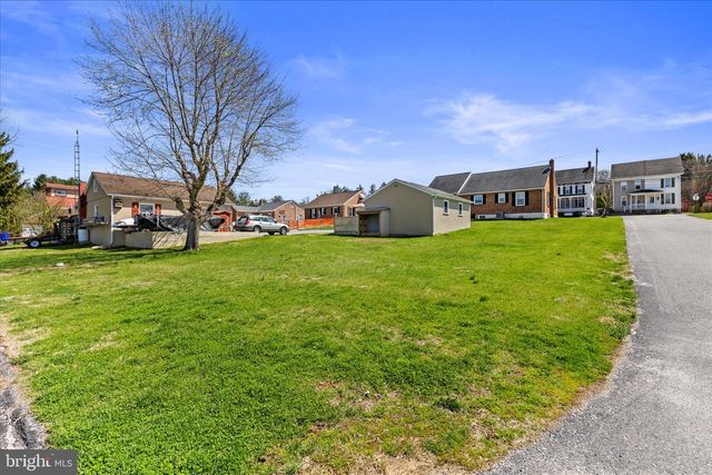 113 CHURCH ST, Seven Valleys, PA 17360