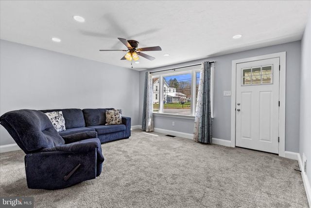 113 CHURCH ST, Seven Valleys, PA 17360