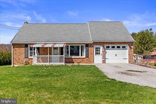 113 CHURCH ST, Seven Valleys, PA 17360