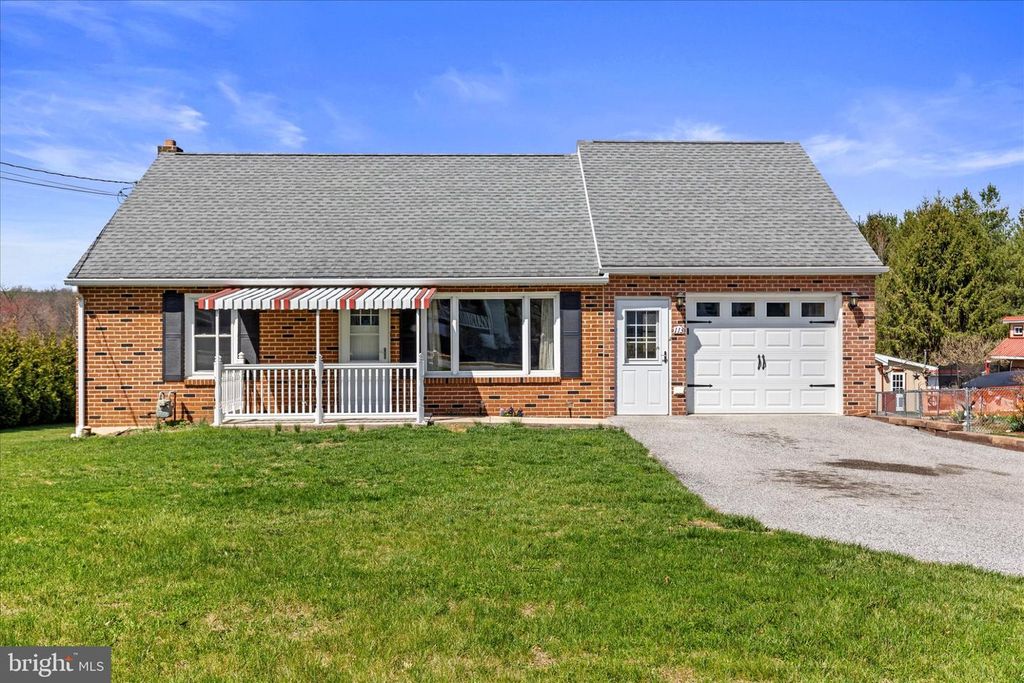 113 CHURCH ST, Seven Valleys, PA 17360