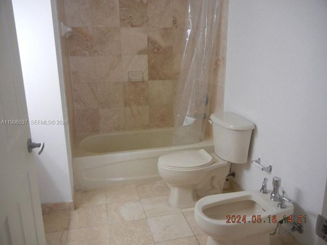 215 SW 42nd Ave PH07, Miami, FL 33134