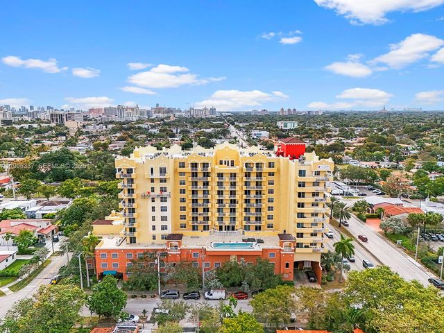 215 SW 42nd Ave PH07, Miami, FL 33134