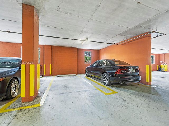 215 SW 42nd Ave PH07, Miami, FL 33134