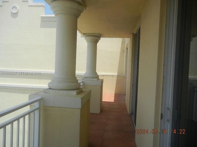 215 SW 42nd Ave PH07, Miami, FL 33134