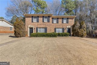 375 Dixie Court, Lawrenceville, GA 30046