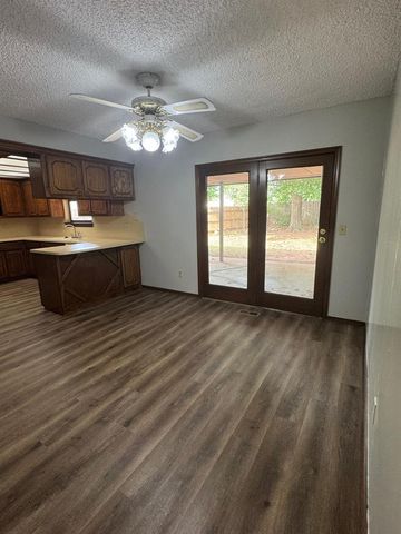 10501 Cecilia Drive, Oklahoma City, OK 73162