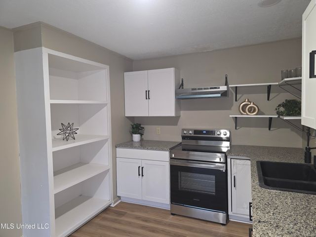 2815 Hillside Drive, Hattiesburg, MS 39401