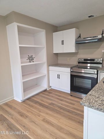 2815 Hillside Drive, Hattiesburg, MS 39401