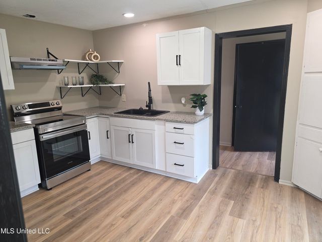 2815 Hillside Drive, Hattiesburg, MS 39401