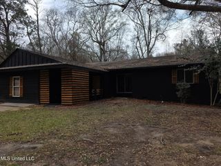 2815 Hillside Drive, Hattiesburg, MS 39401
