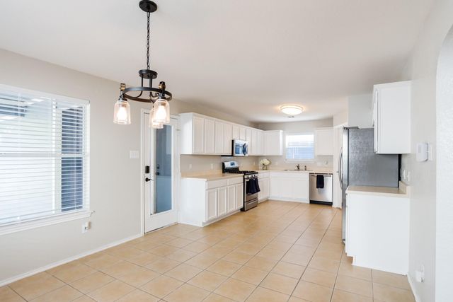 532 Sampson, Kyle, TX 78640