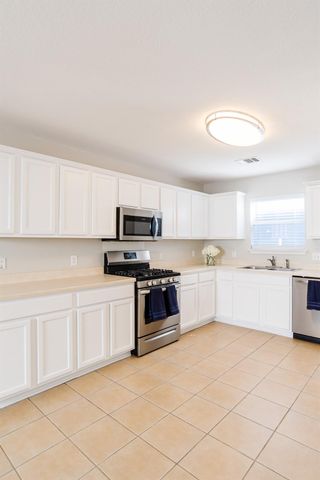 532 Sampson, Kyle, TX 78640