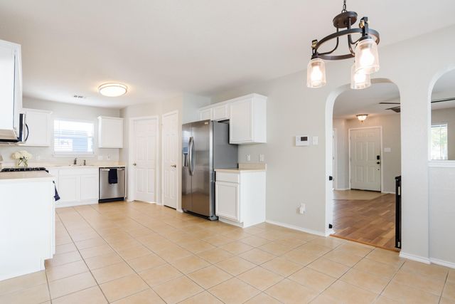 532 Sampson, Kyle, TX 78640