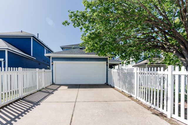 532 Sampson, Kyle, TX 78640