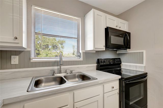 7902 ALLAMANDA AVENUE, Tampa, FL 33619