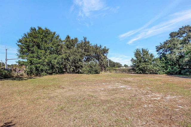 7902 ALLAMANDA AVENUE, Tampa, FL 33619