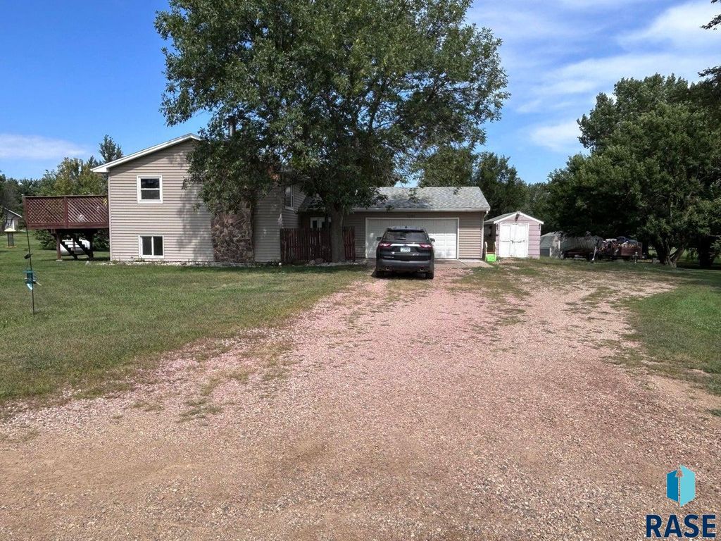 46486 267th St, Hartford, SD 57033