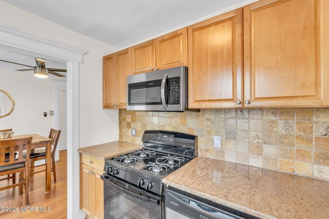 302 Deal Lake Drive 19, Asbury Park, NJ 07712