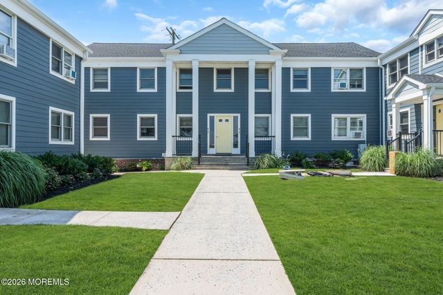 302 Deal Lake Drive 19, Asbury Park, NJ 07712