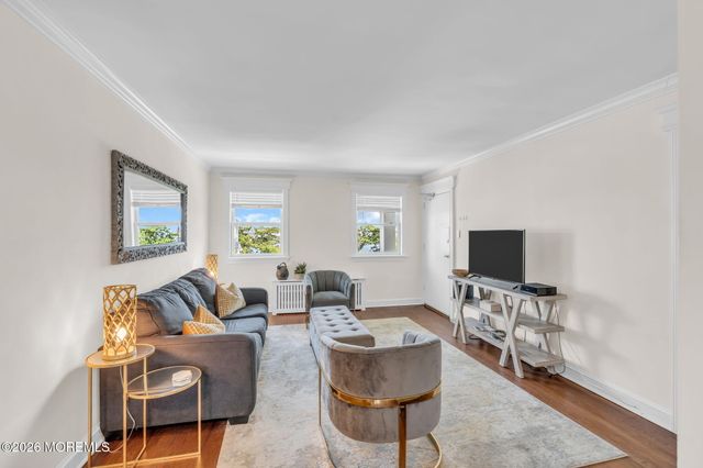 302 Deal Lake Drive 19, Asbury Park, NJ 07712