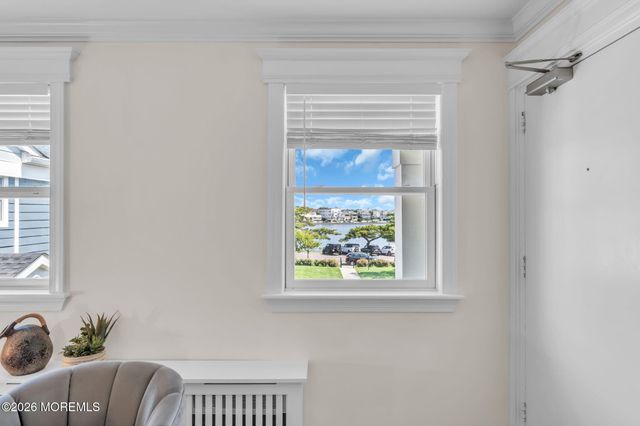 302 Deal Lake Drive 19, Asbury Park, NJ 07712