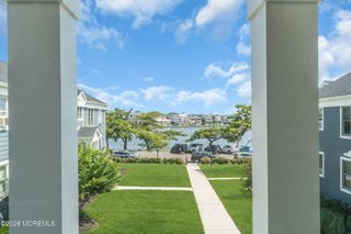 302 Deal Lake Drive 19, Asbury Park, NJ 07712