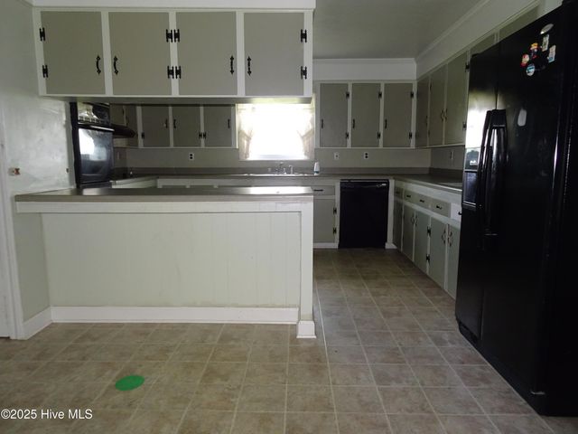 641 W Nc Highway 561 W, Aulander, NC 27805