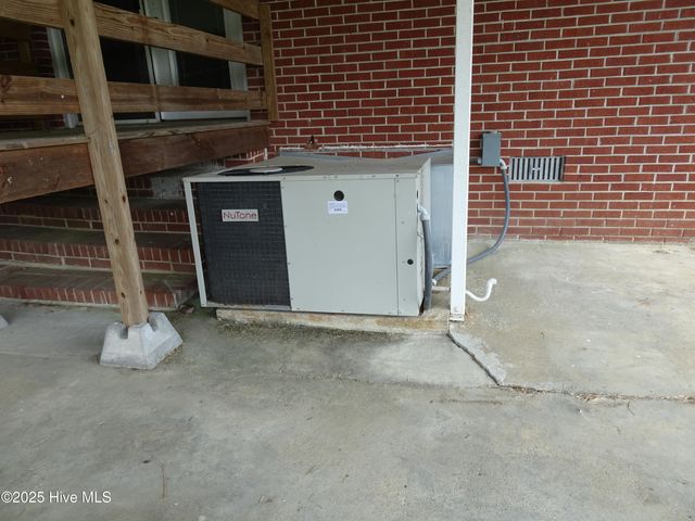 641 W Nc Highway 561 W, Aulander, NC 27805