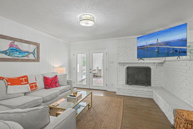 737 Canary Drive, Charleston, SC 29414