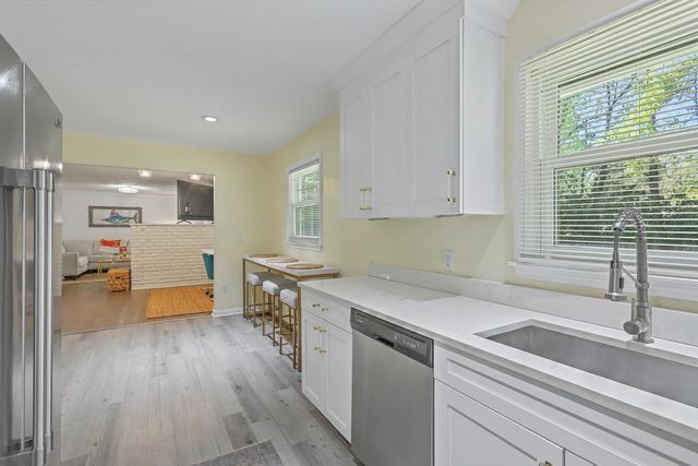 737 Canary Drive, Charleston, SC 29414