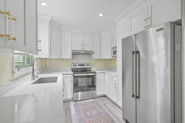 737 Canary Drive, Charleston, SC 29414