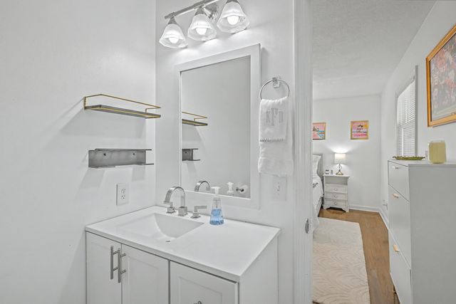 737 Canary Drive, Charleston, SC 29414