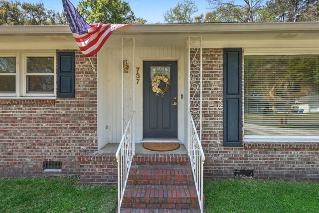 737 Canary Drive, Charleston, SC 29414