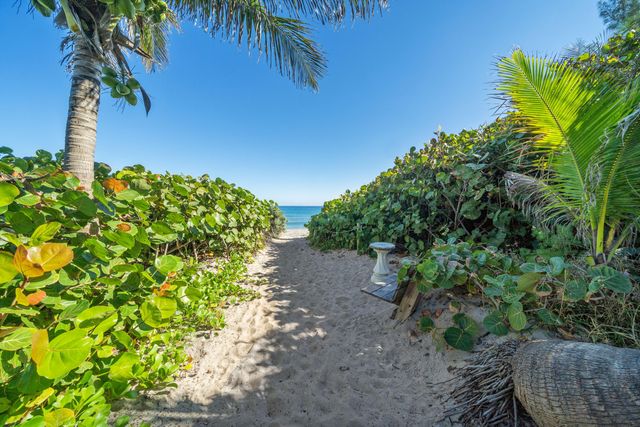 21 Oceanview Drive C, Ocean Ridge, FL 33435