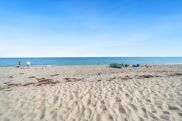 21 Oceanview Drive C, Ocean Ridge, FL 33435