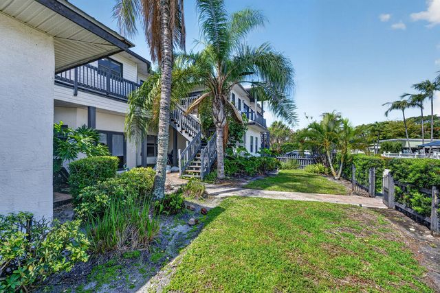 21 Oceanview Drive C, Ocean Ridge, FL 33435