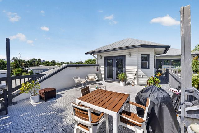 21 Oceanview Drive C, Ocean Ridge, FL 33435