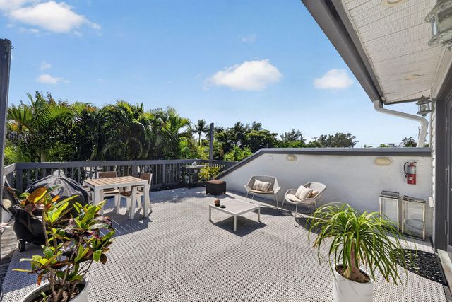 21 Oceanview Drive C, Ocean Ridge, FL 33435