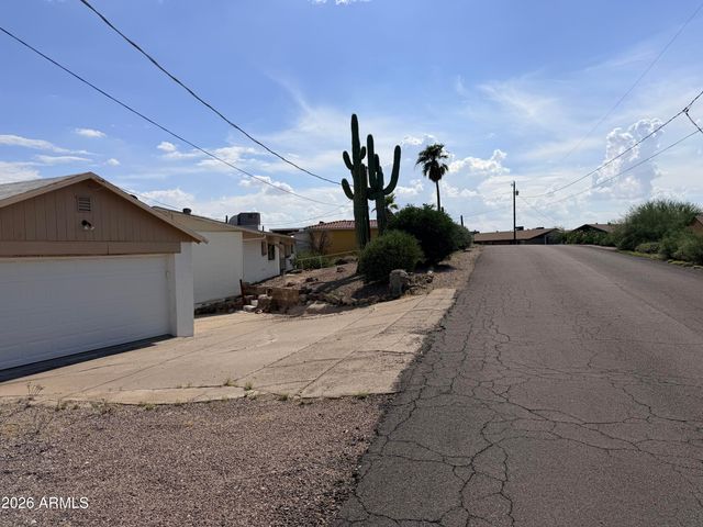 981 N SHERWOOD Way, Queen Valley, AZ 85118