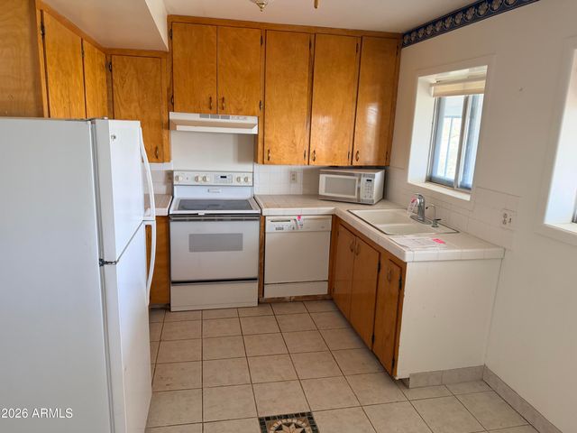 981 N SHERWOOD Way, Queen Valley, AZ 85118