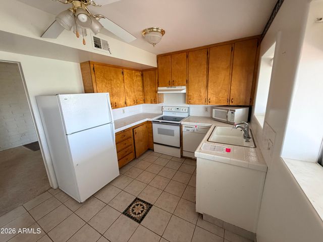981 N SHERWOOD Way, Queen Valley, AZ 85118