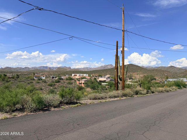 981 N SHERWOOD Way, Queen Valley, AZ 85118