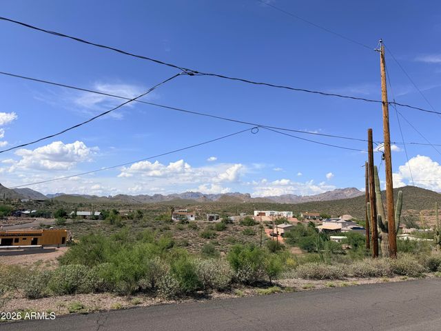 981 N SHERWOOD Way, Queen Valley, AZ 85118