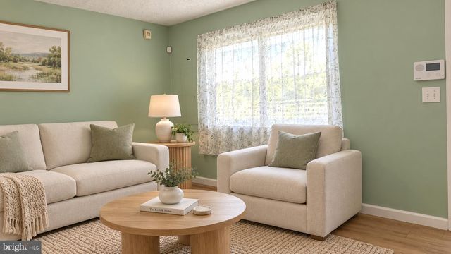 12 ROGERS CIR, Newark, DE 19702