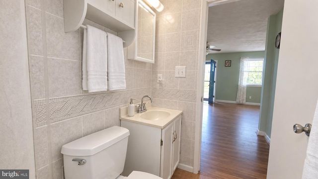 12 ROGERS CIR, Newark, DE 19702