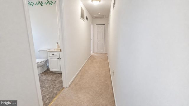 12 ROGERS CIR, Newark, DE 19702
